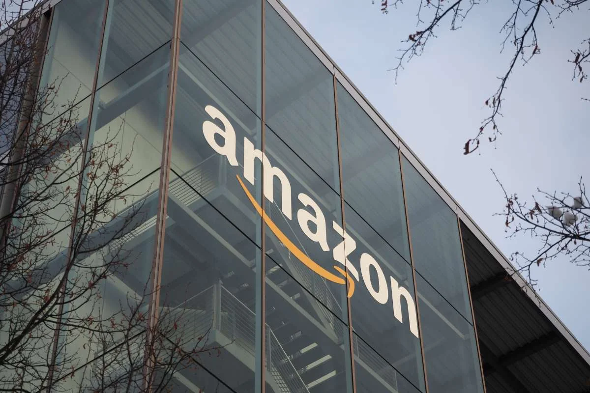 MPT aponta jornada excessiva e pressão por metas em denúncia contra Amazon