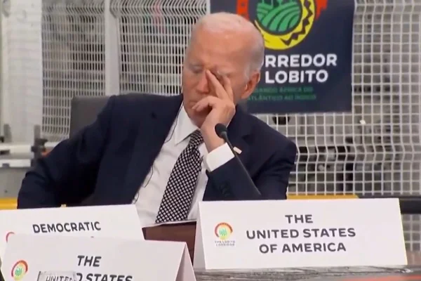 biden dorme durante reunião com líderes na angola