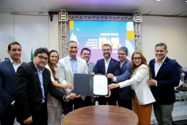 MP mira obra de R$ 100 mi contratada por ministro ao deixar governo do AP
