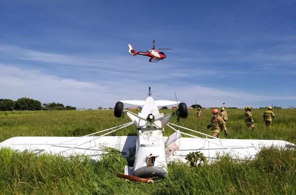 Vídeo: aeronave de pequeno porte cai no DF e deixa uma vítima