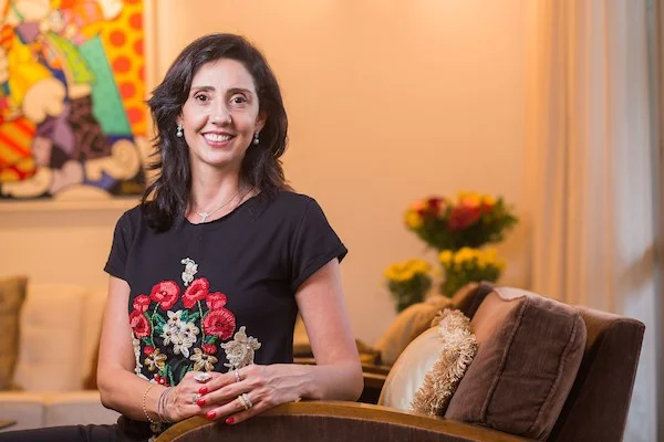 Renata Foresti estreia como RP e promove evento de moda mineira