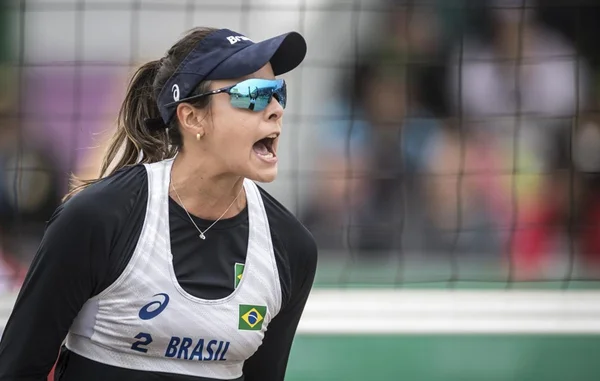 Carol Horta e Ângela ficam com o bronze no vôlei de praia no Pan