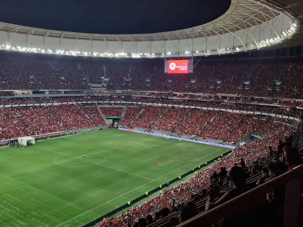 Estádio Mané Garrincha lotado em Flamengo x Santos - Metrópoles