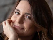 Claudia tem 52 anos