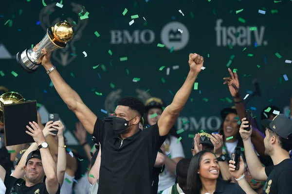 NBA discute realização de outro torneio durante temporada regular