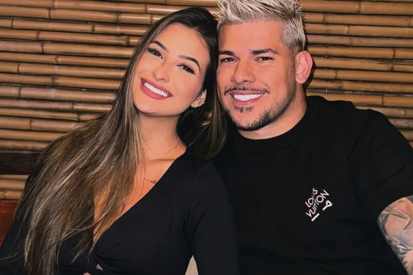Nicolly Massariol faz tatuagem em homenagem a Buarque e se declara - Metrópoles