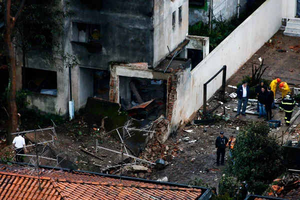 Imagem colorida do local da queda do avião onde estava João Campos