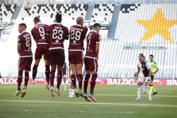 CR7 marca seu 1º gol de falta pela Juventus na vitória sobre o Torino
