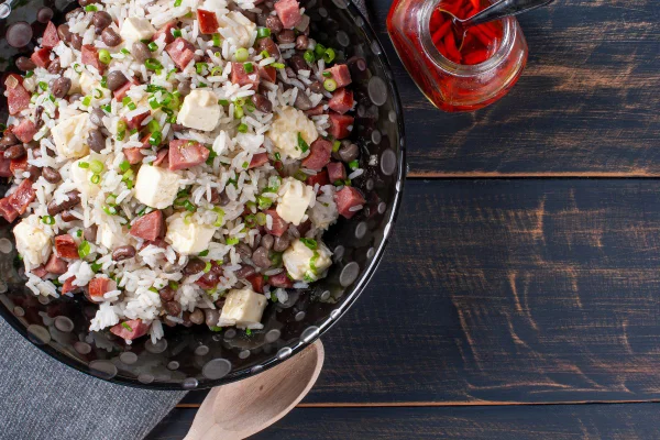arroz com linguiça e carne