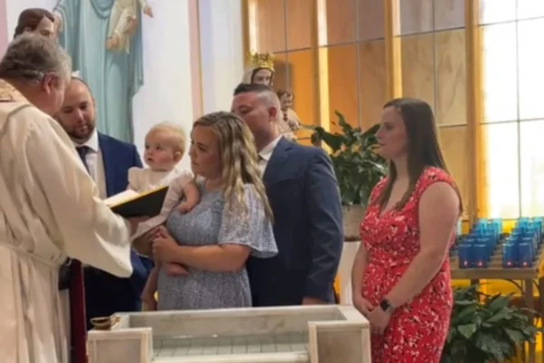 batismo de bebê de 11 meses nos EUA