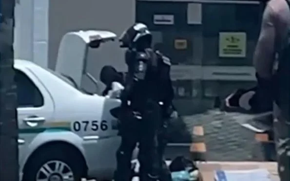 Justiça concede liberdade a policial suspeito de roubar taxista