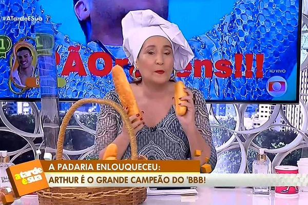 Sonia Abrão "vira" padeira para celebrar vitória de Arthur Aguiar no BBB22