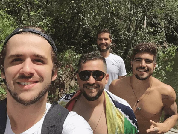 Caio Castro visita retiro espiritual na Chapada dos Veadeiros