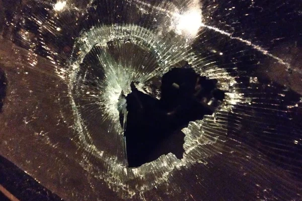 Ladrão é preso após quebrar janelas de seis carros no DF