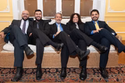 O grupo é formado por Reco do Bandolim, Henrique Neto, George Costa, Marcio Marinho e Valério Xavier O grupo é formado por Reco do Bandolim, Henrique Neto, George Costa, Marcio Marinho e Valério Xavier
