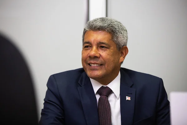 Governador do PT diz que confia em deputado alvo da Overclean
