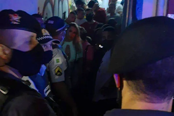 Vigilância Sanitária interdita dois e autua seis estabelecimentos no DF