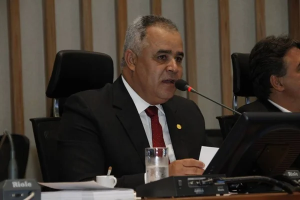Washington Mesquita