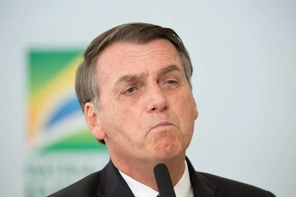 “Cocô dia sim, dia não” de Bolsonaro vira tema de vestibular