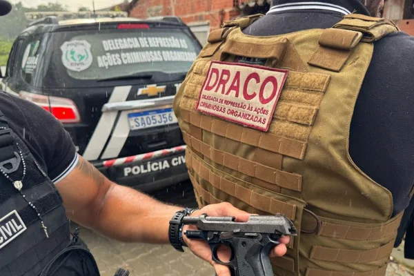 Polícia prende integrantes do CV que queriam impor CVNET no Ceará