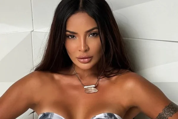 Detalhe em foto de Carol Nakamura chama a atenção para novo affair - Metrópoles