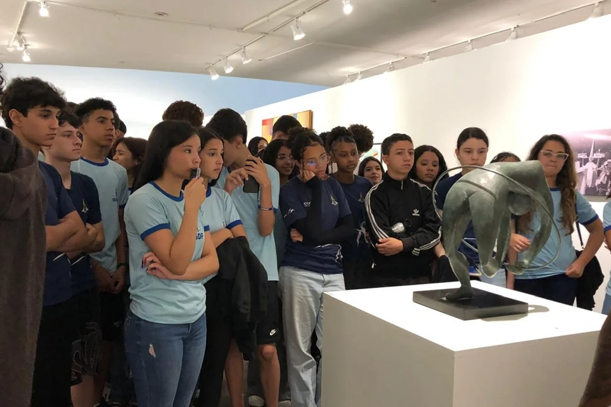 Alunos revisitam história de Brasília na exposição Utopias em construção