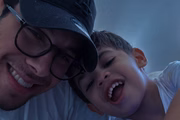 João Gustavo e o sobrinho, Léo, filho de Marília Mendonça