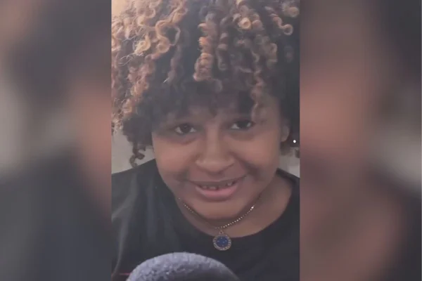 Imagem colorida, Nicole, de apenas 15 anos, filha do gari Laudemir- Metrópoles