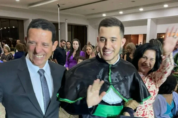 Morre, aos 27 anos, filho do jornalista José Maria Trindade - Metrópoles