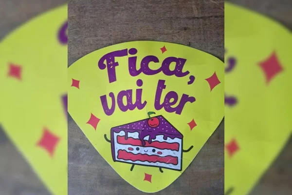 Leque "Fica Vai ter Bolo"