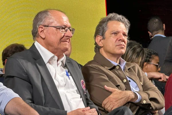 “Privatização da Sabesp precisa ser investigada”, diz Alckmin com Haddad - destaque galeria