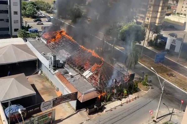 Fogo em restaurante e pizzaria de Águas Claras - Metrópoles