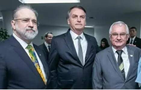 Aras, Bolsonaro e Eitel