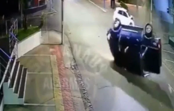 Vídeo mostra momento em que picape é atingida por motorista bêbado, em Manaus