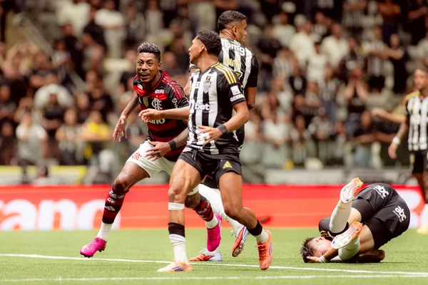 Bruno Henrique marcou gol diante do Atlético-MG
