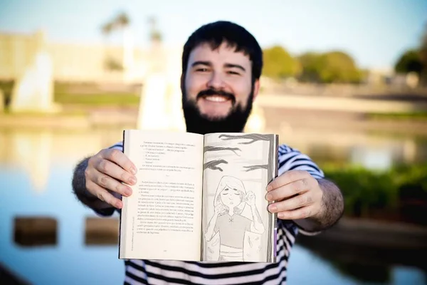Literatura fantástica: Túlio Villafañe apresenta Evelyn no Descoberto