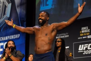 Lenda do UFC quer participar de luta da organização na Casa Branca.