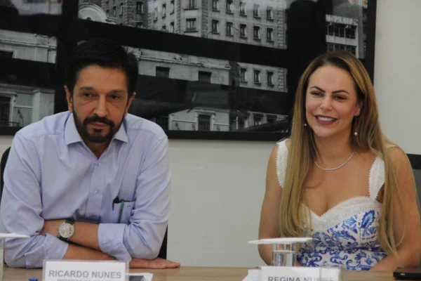 O prefeito de São Paulo, Ricardo Nunes, e a primeira-dama, Regina Nunes - Metrópoles
