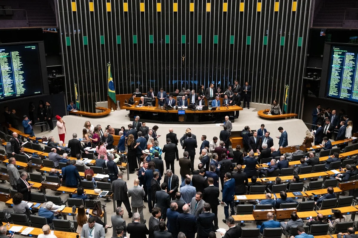 Câmara aprova projeto que permite incentivos a data centers já em 2026