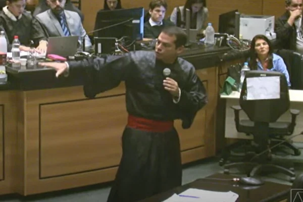 Imagem colorida de promotor Fabio no julgamento da Marielle Franco - Metrópoles