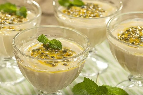 Refrescante: prepare um prático mousse de maracujá