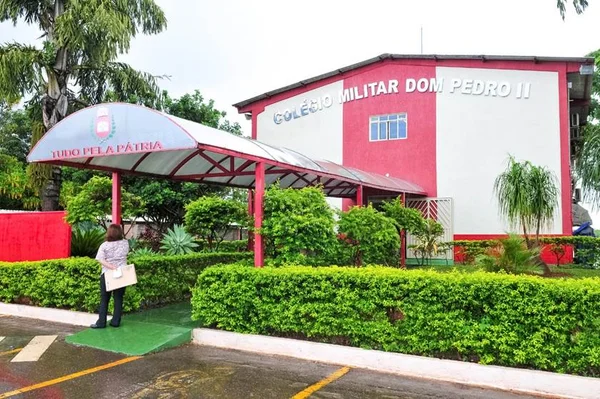 Áudios: escola militar Dom Pedro II pune alunos por funk e cabelo afro