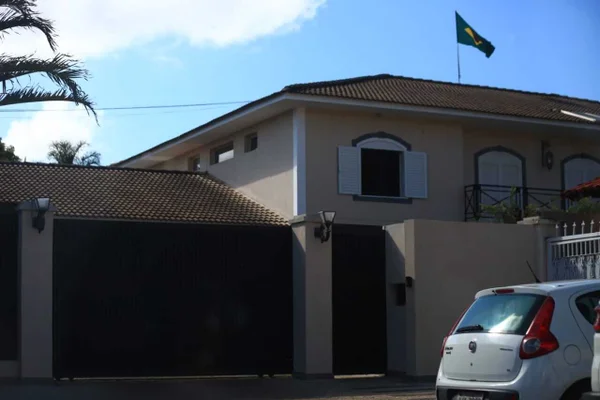 QG do golpe: casa que serviu de comitê de Jair Bolsonaro vira escritório para discutir estratégia contra eleições