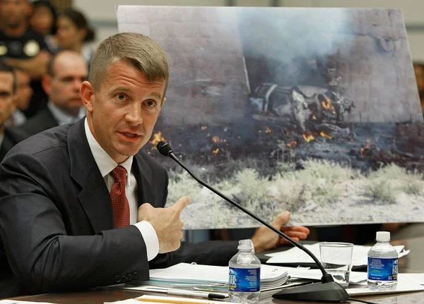 Imagem colorida mostra Erik Prince - Metrópoles