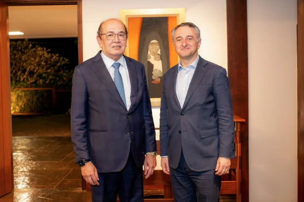 Gilmar Mendes oferece jantar para homenagear Vinicius De Carvalho