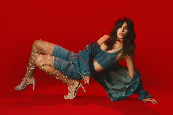 Bruna Marquezine em campanha da Colcci