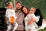 Bruna Biancardi, Neymar Jr. e as duas filhas do casal Bruna Biancardi, Neymar Jr. e as duas filhas do casal