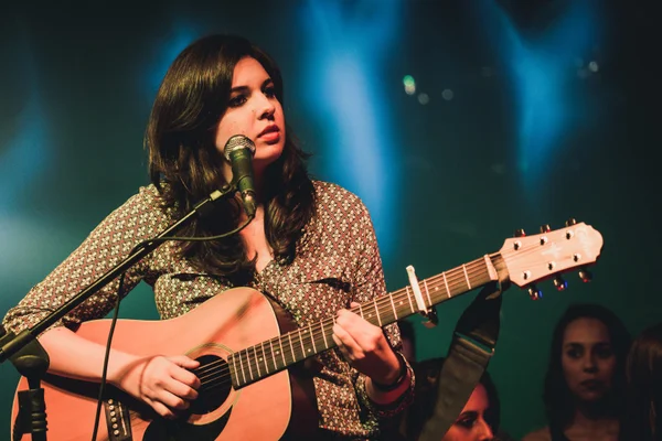 Criada em Brasília, Ana Sucha ganha espaço na cena musical do Rio