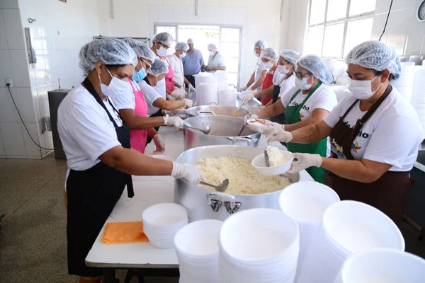 Aparecida (GO): Restaurante Popular oferece mil refeições por dia