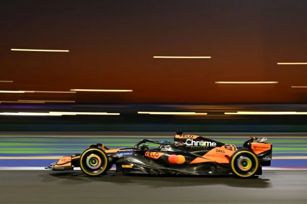 Oscar Piastri garante pole no Bahrein; Bortoleto é 18º. Confira o grid
